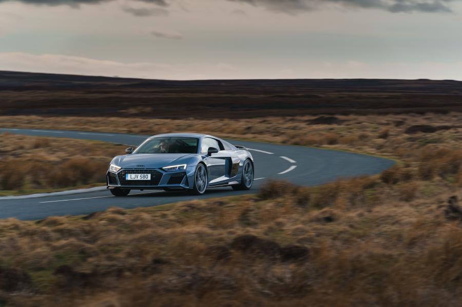  Audi R8 V10 Performance 2019 года  (UK) (фото 54 из 136)